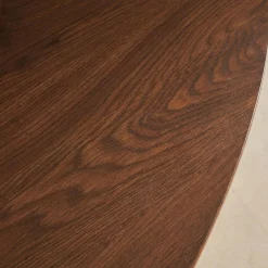 Afgeronde driehoekige salontafel met houteffect en verchroomde poten