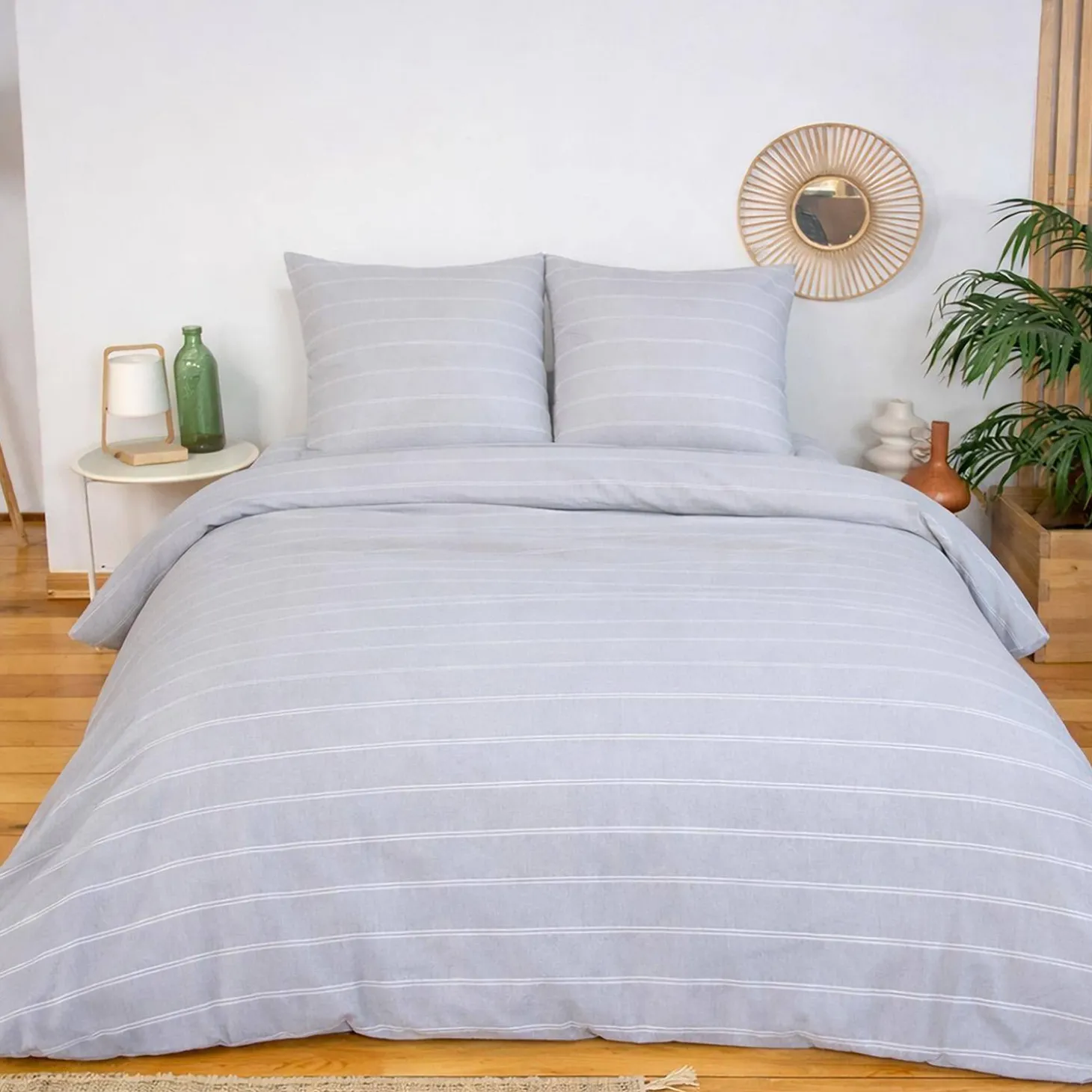 Beddengoedset voor 2 personen met gestreepte grijze gewassen microvezel