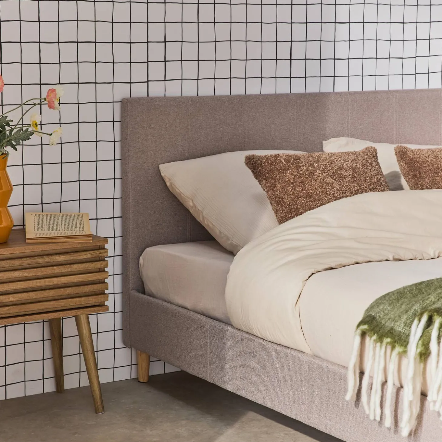 Bed met lattenbodem en hoofdeinde, stoffen afwerking
