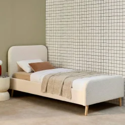 Bed 90x190cm met lattenbodem en gestoffeerd hoofdbord bouclé