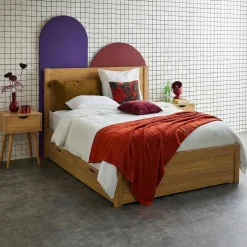 Bed 140x190cm met lattenbodem hoofdbord en 4 laden houtdecor
