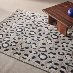 Beige luipaardmotief binnentapijt