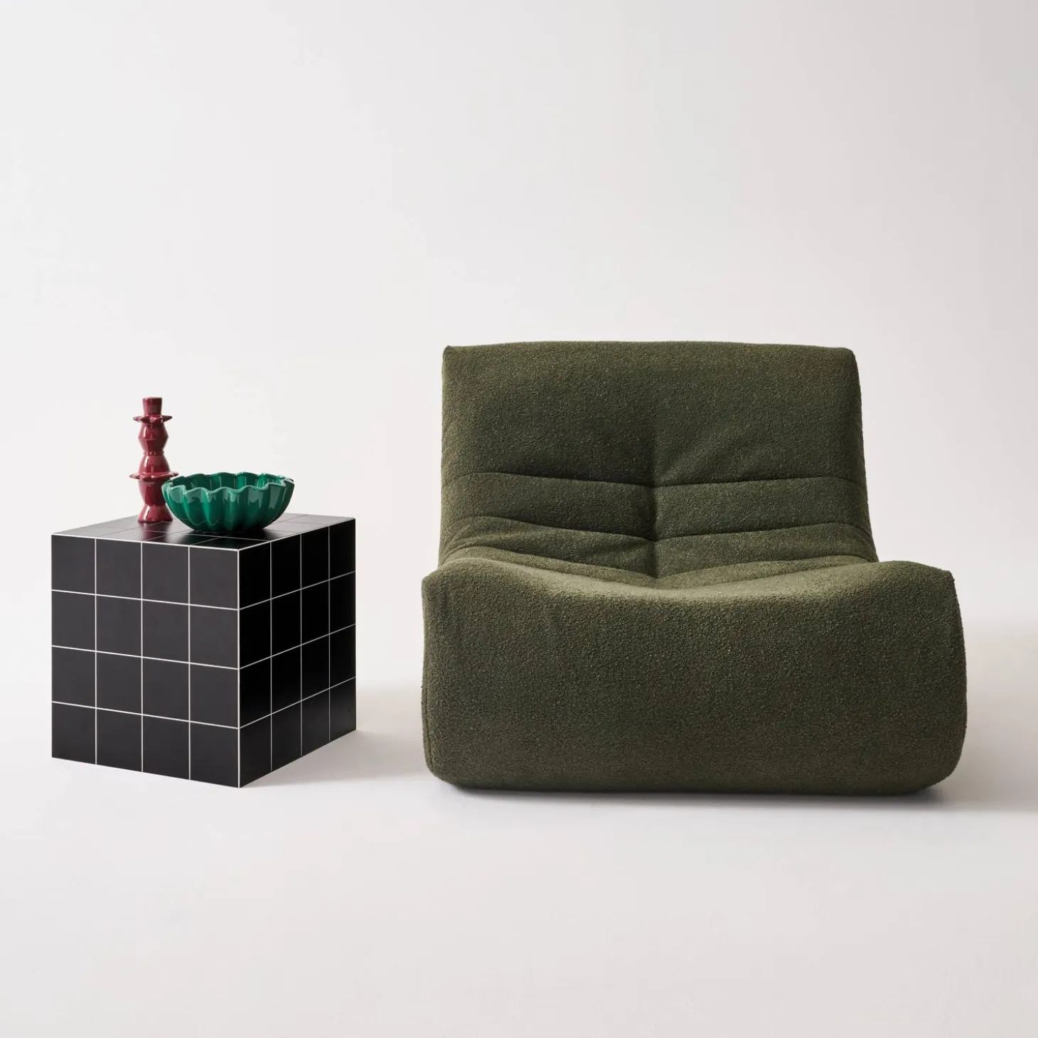 Bijzettafel kubus matte keramieklook met tegels van 40 x 40 cm