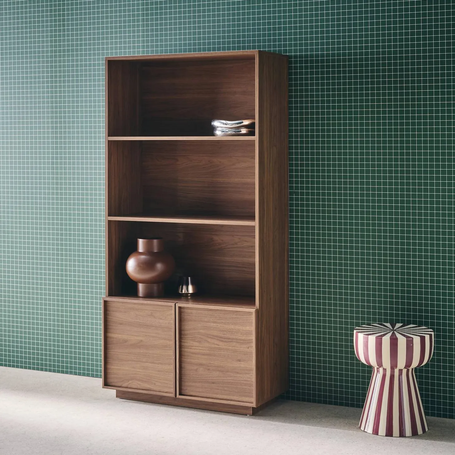Boekenkast houtlook met 2 deuren 5 niveaus 80cm