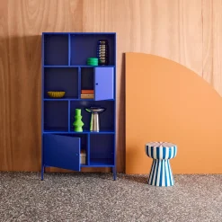 Boekenkast met 8 vakken en 2 deurtjes van metaal, industrieel
