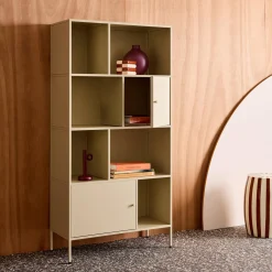 Boekenkast met 8 vakken en 2 deurtjes van metaal, industrieel