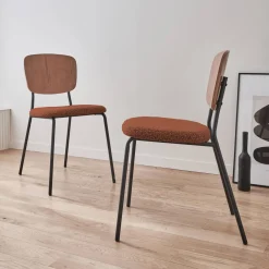 Bouclé zitting en houten rugleuning stoelen (set van 2)