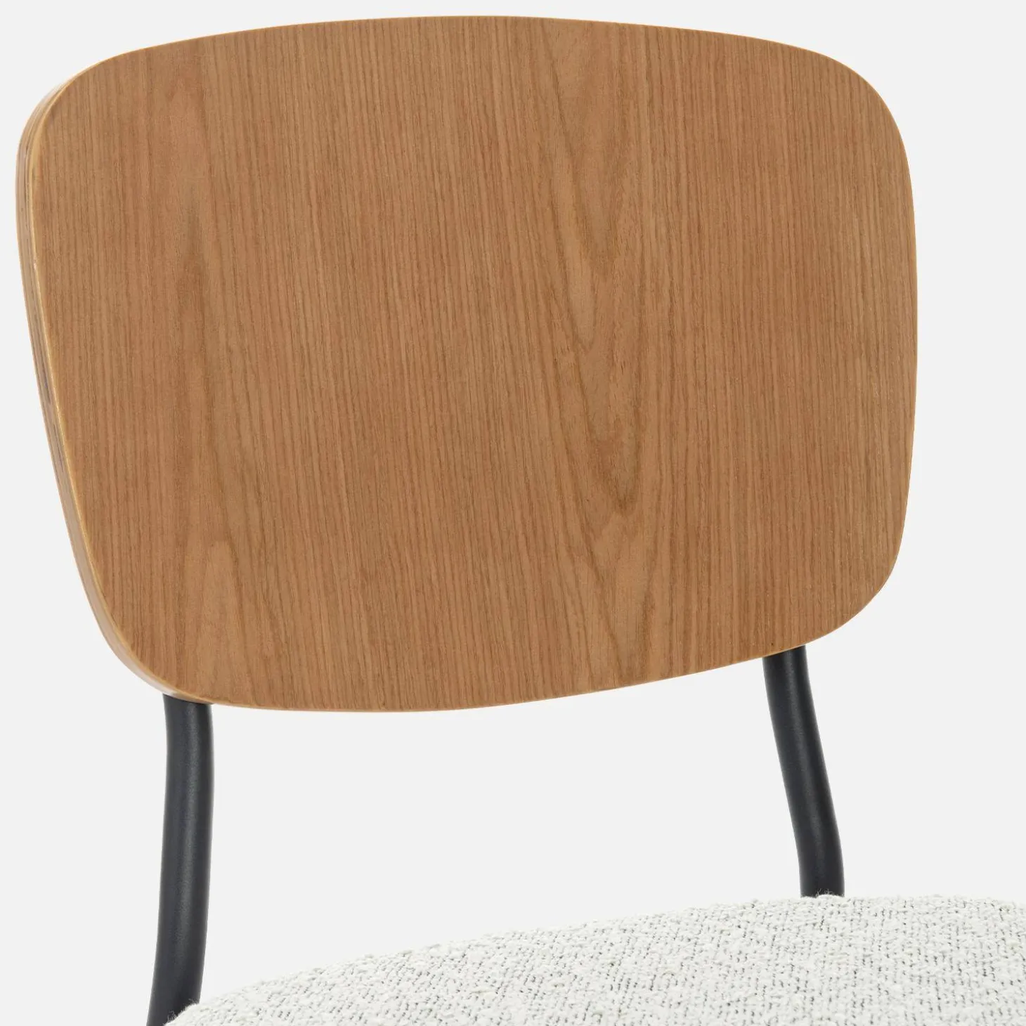 Bouclé zitting en houten rugleuning stoelen (set van 2)