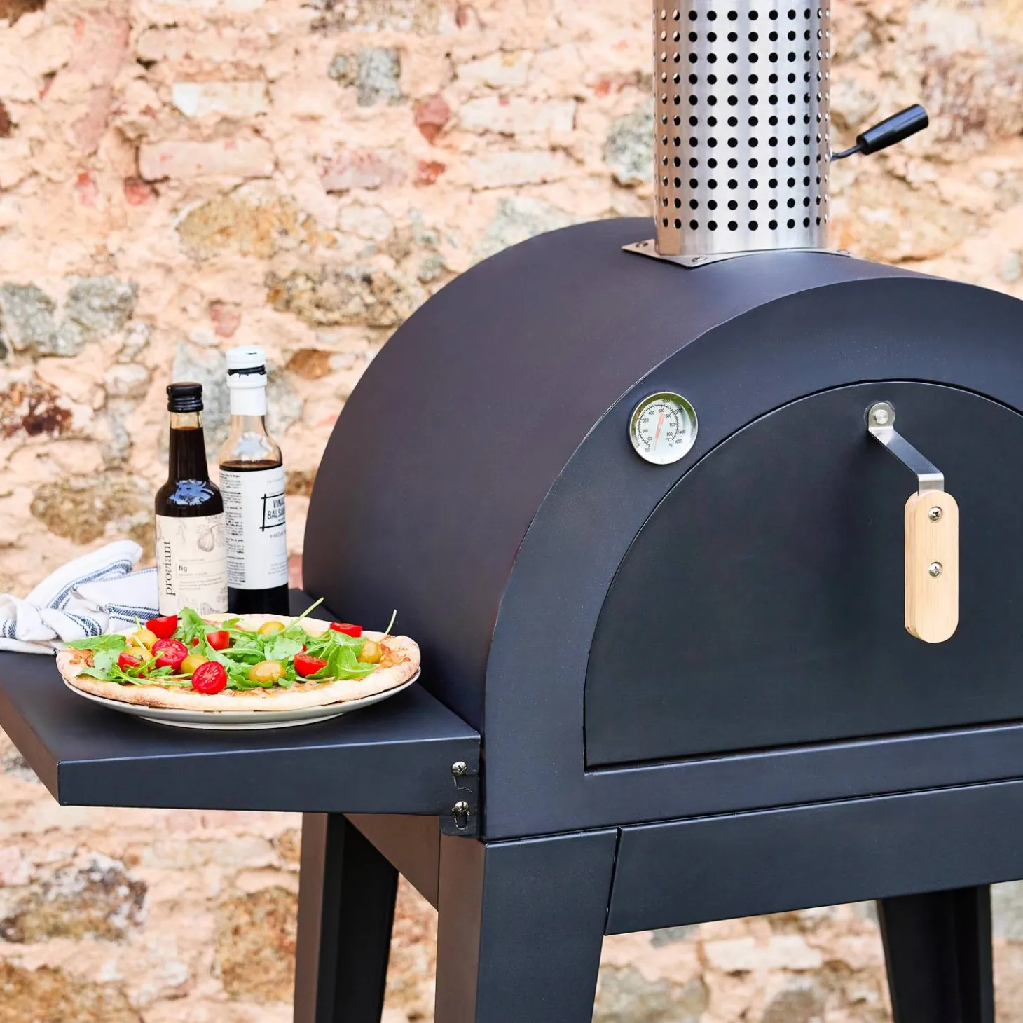 Buitenpizzaoven met neerklapbaar blad
