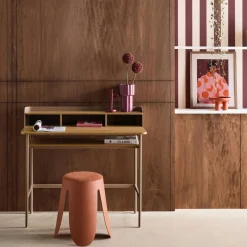 Bureau met open opbergruimte metaal en houtdecor