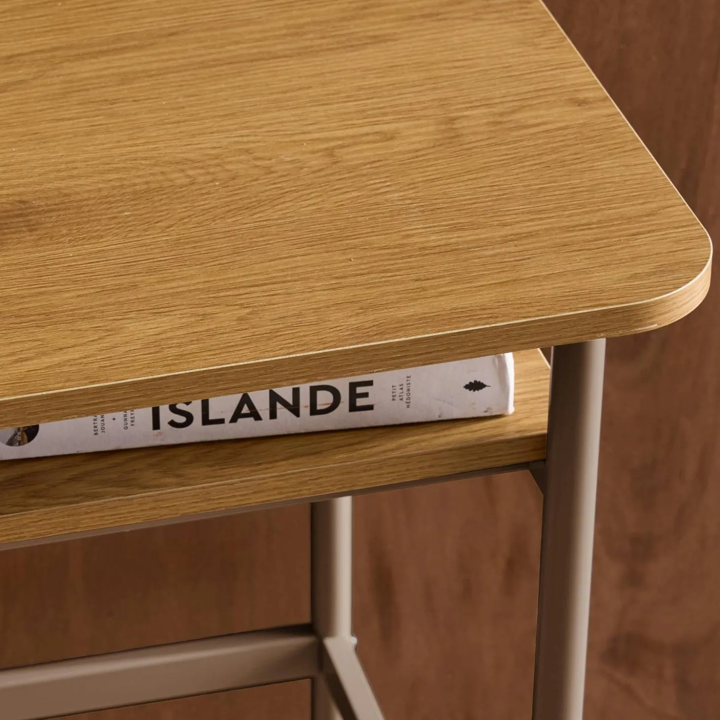 Bureau met open opbergruimte metaal en houtdecor