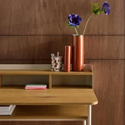 Bureau met open opbergruimte metaal en houtdecor