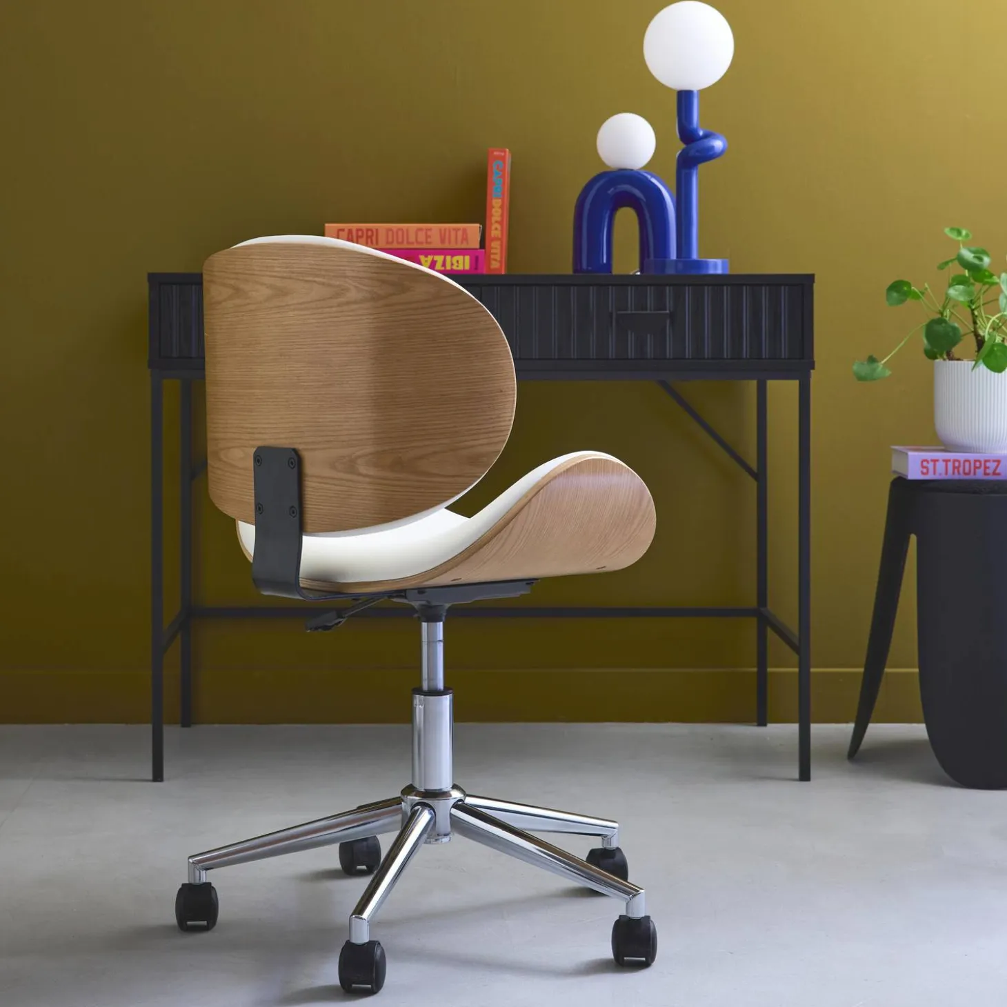 Bureaustoel met wielen, gebogen hout en kunstlederen afwerking