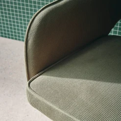 Bureaustoel op wielen in corduroy met chroom onderstel