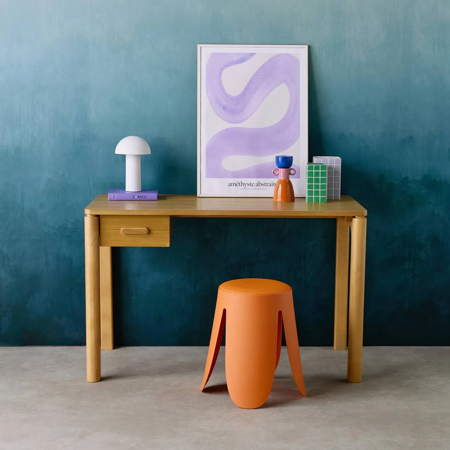 Bureau van rubberhout en eikenfineer, 1 lade