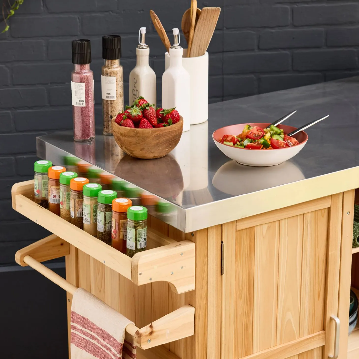 130cm dennenhouten barbecue dressoir met handgrepen, 7 opbergruimtes