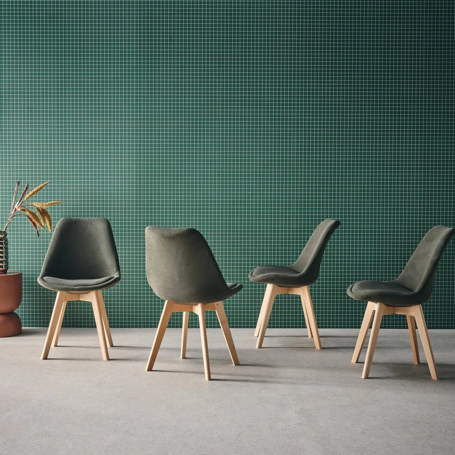 Corduroy Scandinavische stoelen met beukenhouten poten (set van 4)
