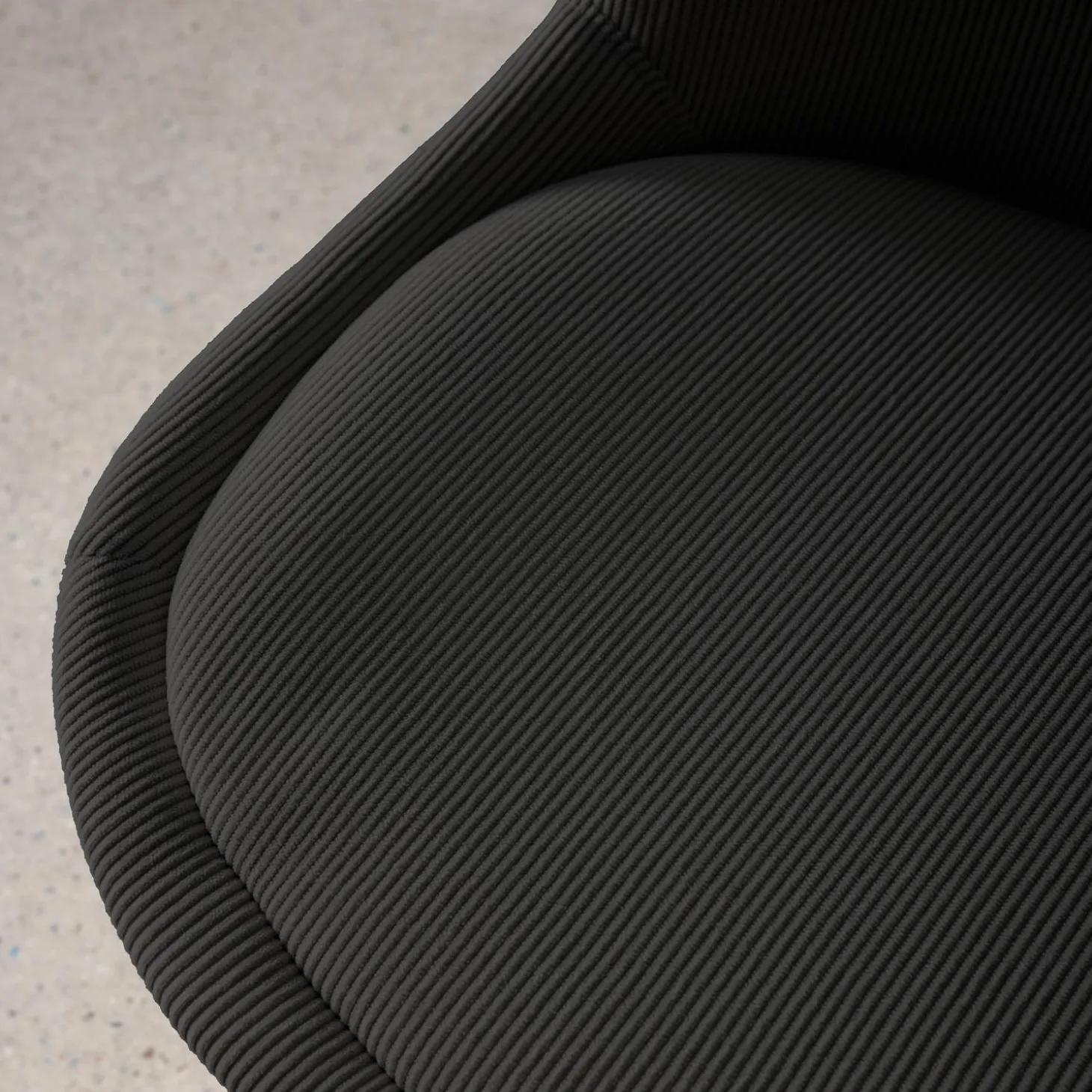 Corduroy Scandinavische stoelen met beukenhouten poten (set van 4)