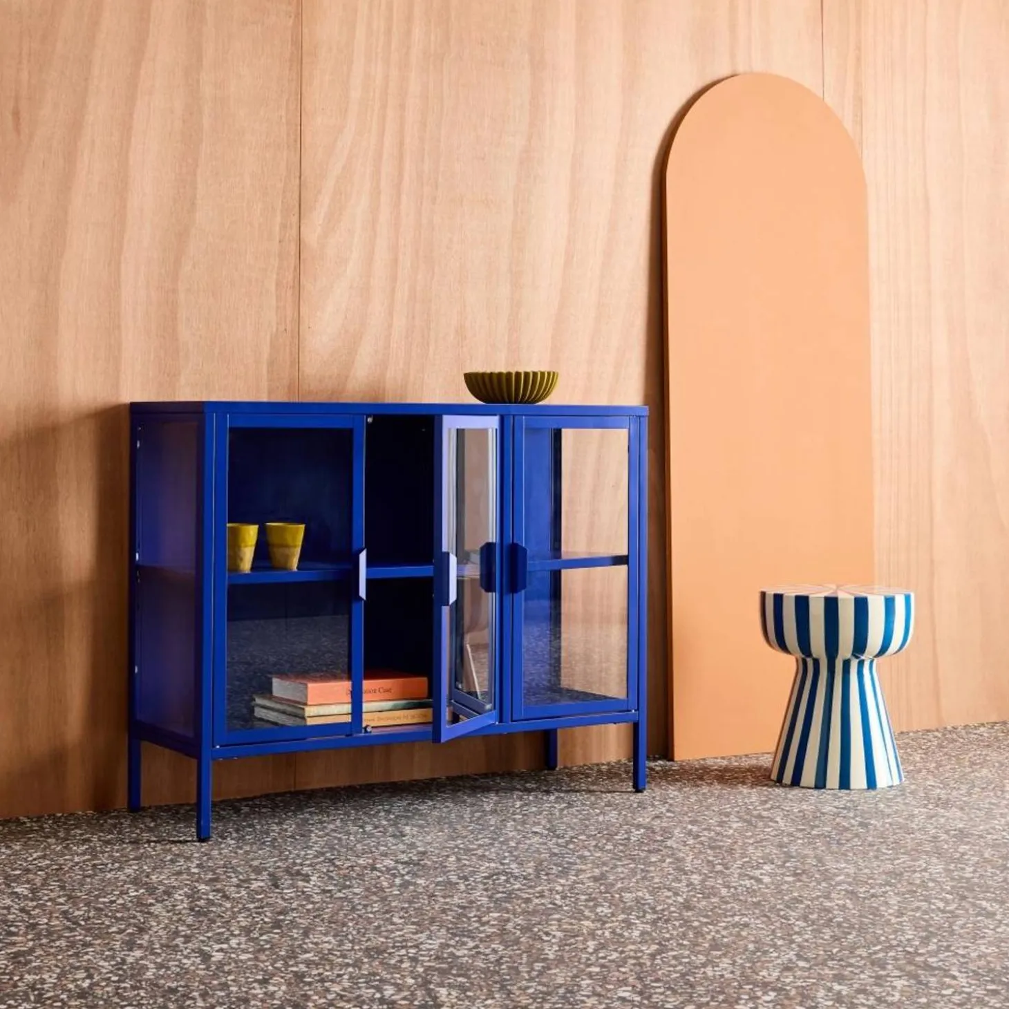 Dressoir met vitrine 3 deuren gehard glas en staal 100cm