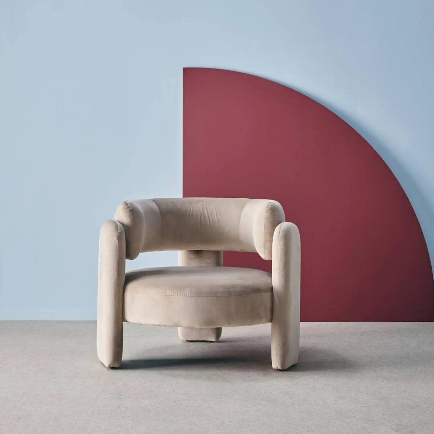 Driepoot fauteuil in fluweel