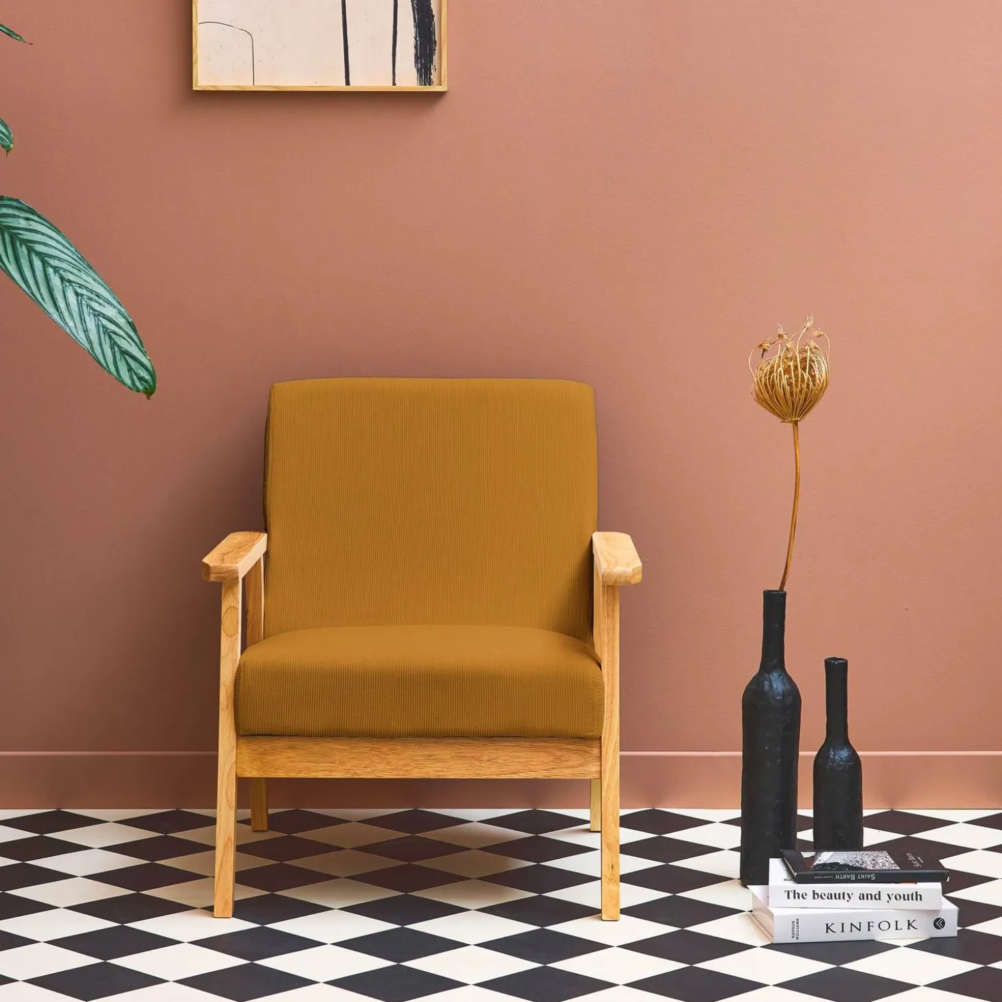 Fauteuil van hout met corduroy zitting