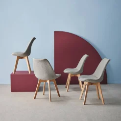 Getextureerde bouclé Scandinavische stoelen met beukenhouten poten (set van 4)