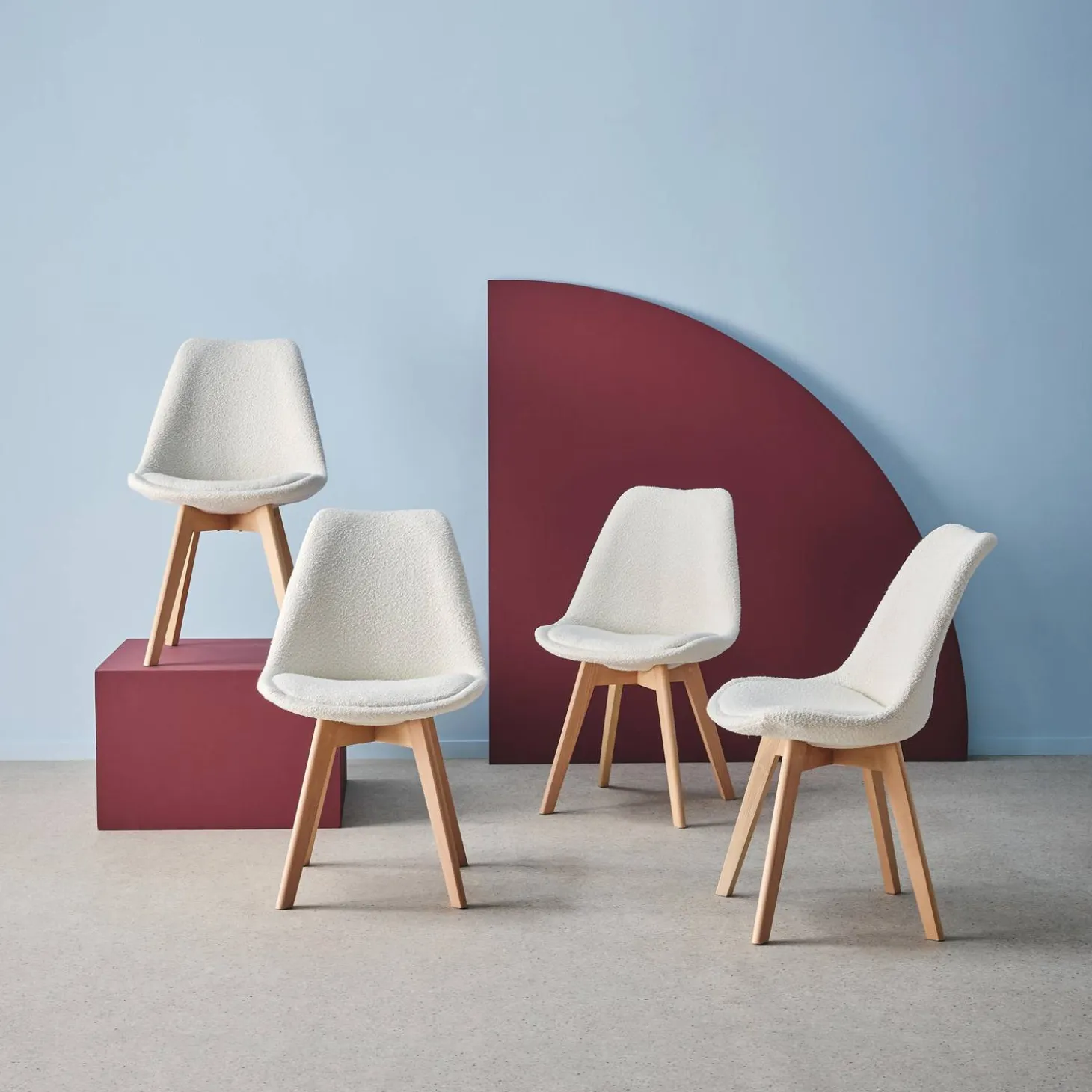 Getextureerde bouclé Scandinavische stoelen met beukenhouten poten (set van 4)
