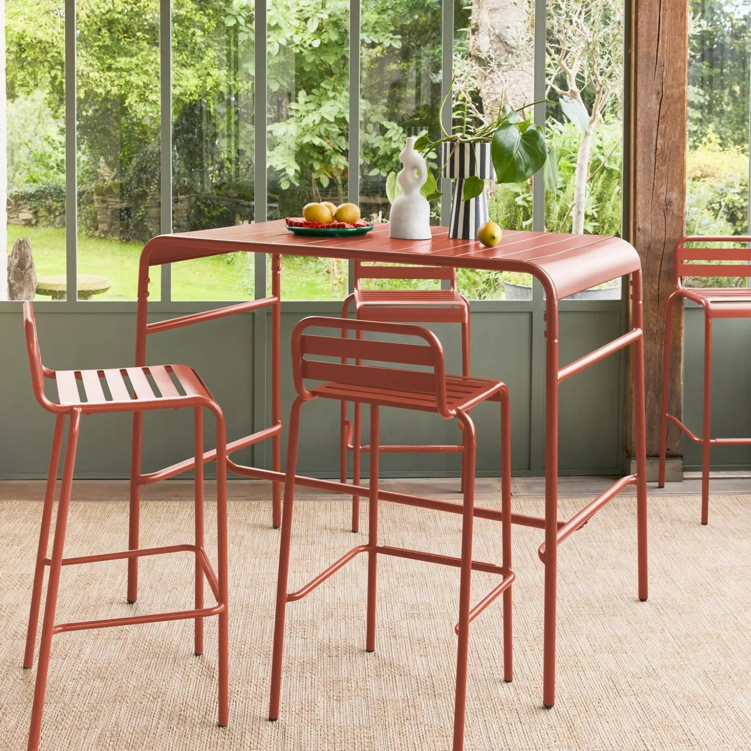 Hoge tuintafel met 4 hoge stoelen metaal