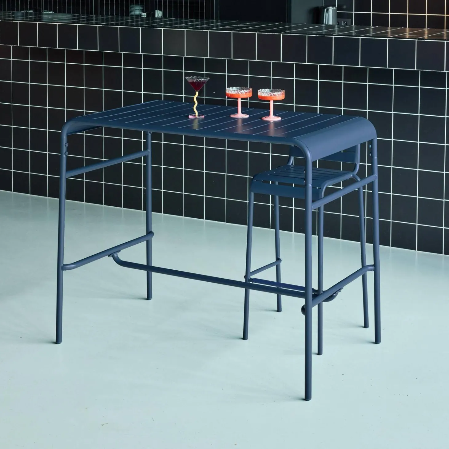 Hoge tuintafel 4 plaatsen metaal