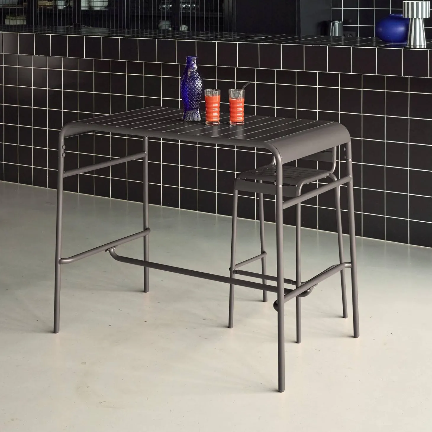Hoge tuintafel 4 plaatsen metaal