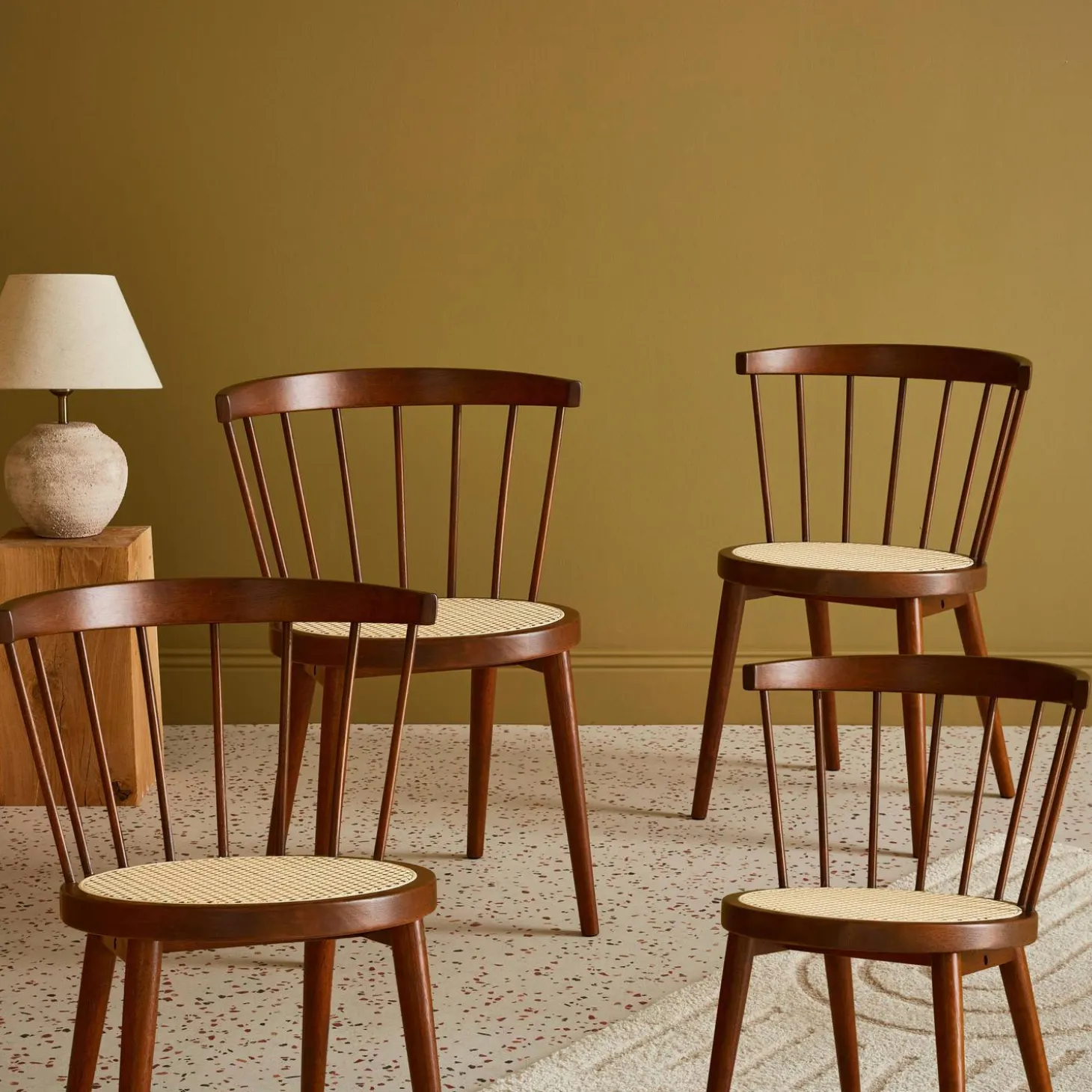 Houten en rotan stoelen (set van 4)