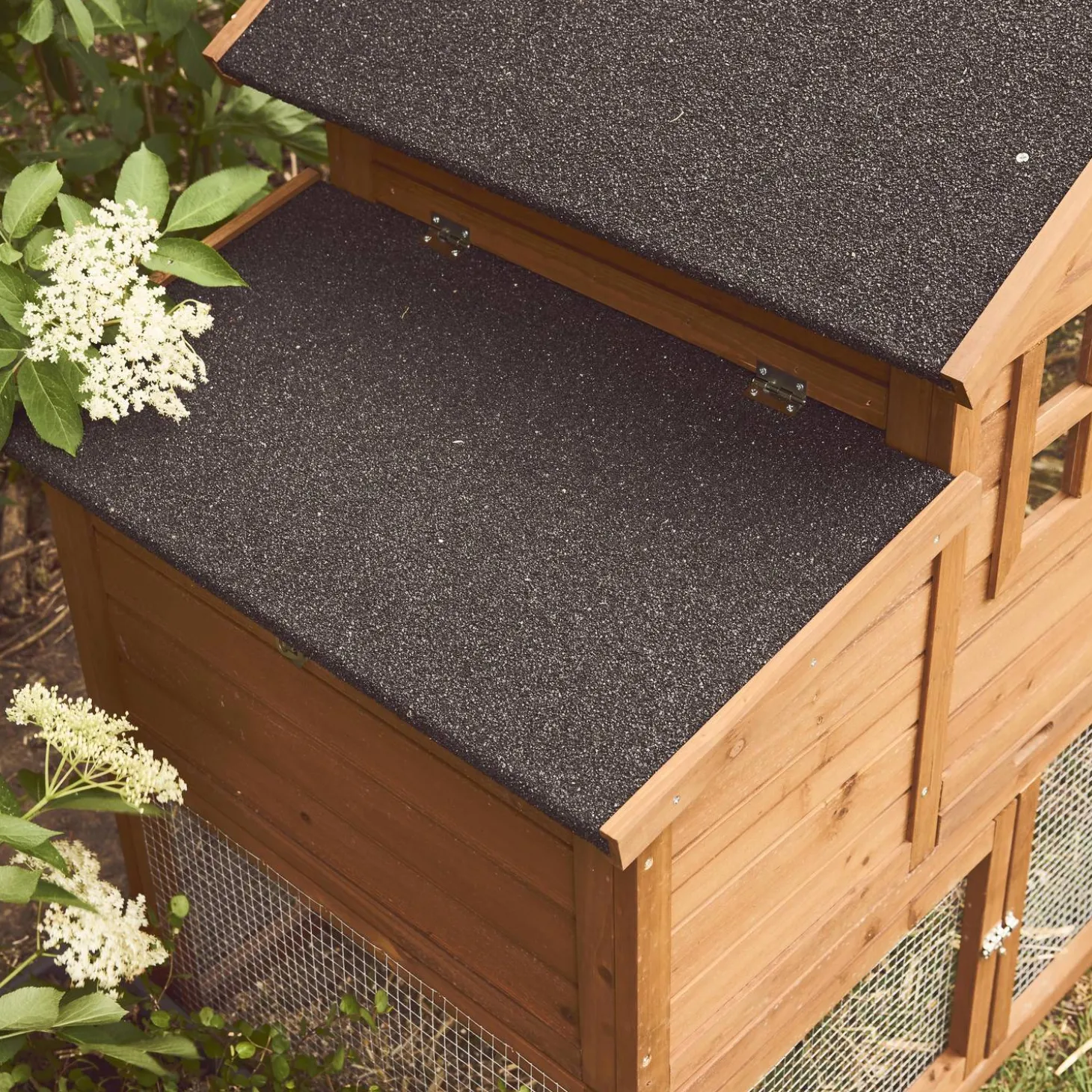 Houten kippenhok met ren voor 4 kippen