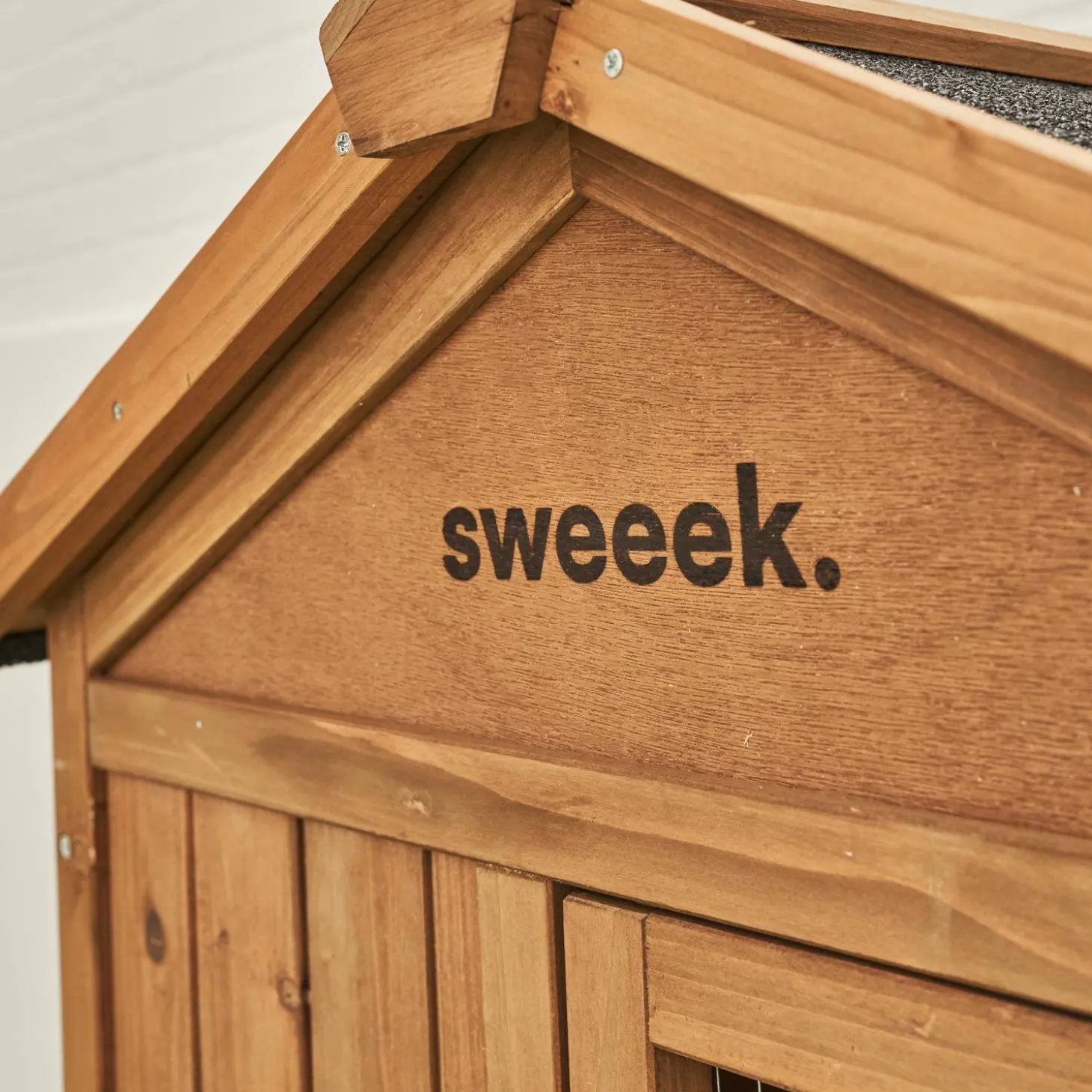 Houten konijnenhok met ren, voor 4 konijnen.