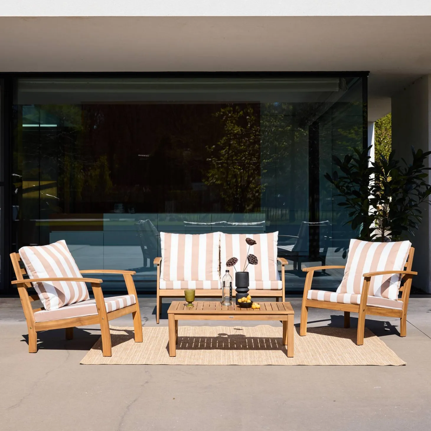 Houten loungeset, 4 zitplaatsen
