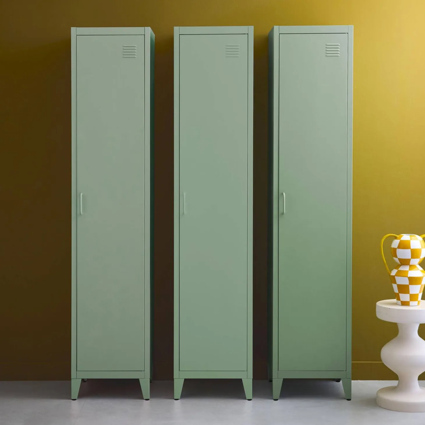 Industriële metalen kast 4 vakken 1 deur (set van 3)