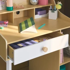 Kinderbureau met lade en planken