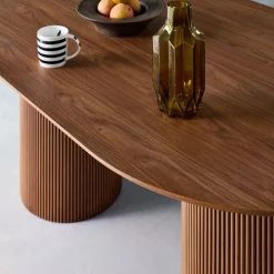 Langwerpige eettafel met gesneden houteffect, 4-6 zitplaatsen, 180cm