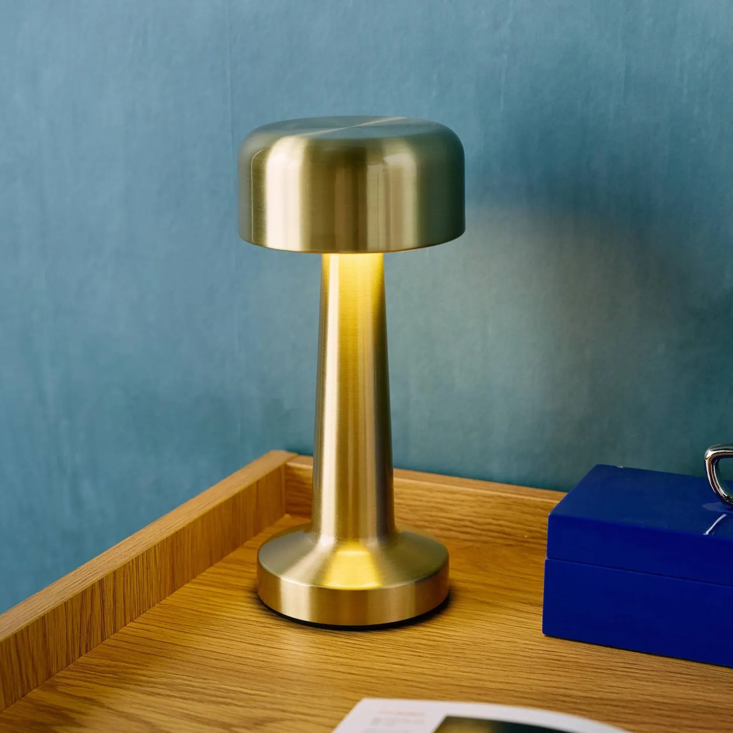 LED tafellamp binnen goudkleurig metaal Ø9cm