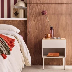 Nachtkastje met lade en nisje metaal en houtdecor