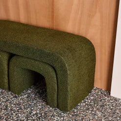 Nestbank met krukjes bouclé