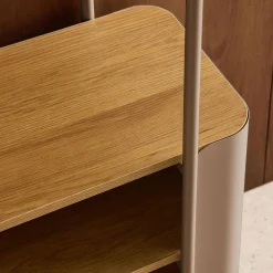 Open kast 6 niveaus gebogen metaal en houtdecor