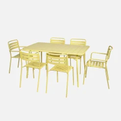 Opklapbare tuintafel met 6 stoelen waarvan 2 met armleuning metaal