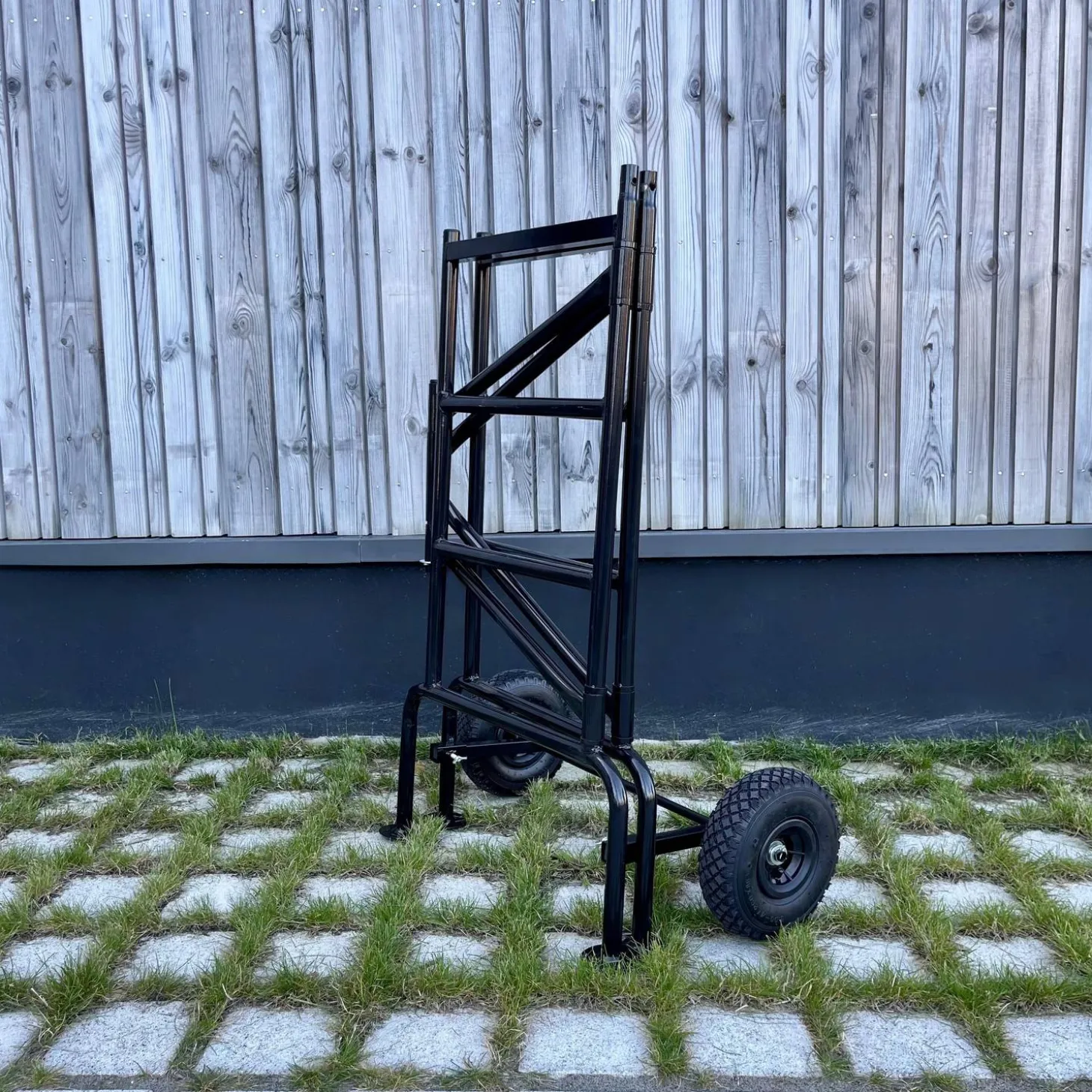 Opvouwbare steiger met twee niveaus
