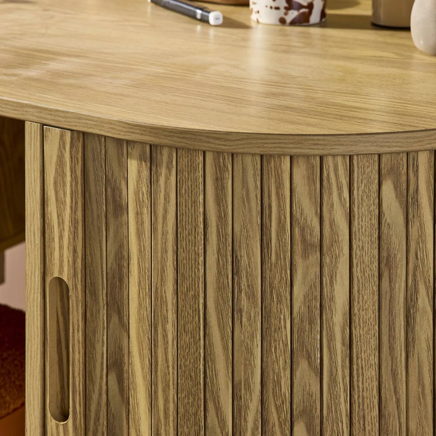 Ovaal bureau met gegroefd houteffect en twee opbergruimtes, L 120cm