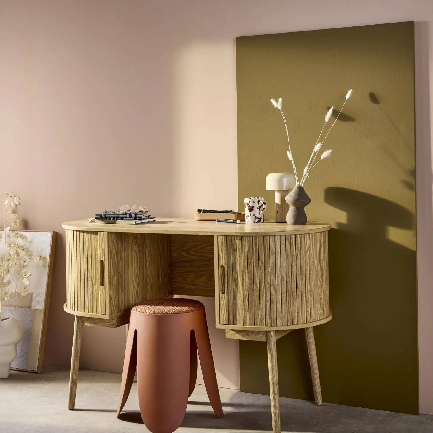 Ovaal bureau met gegroefd houteffect en twee opbergruimtes, L 120cm