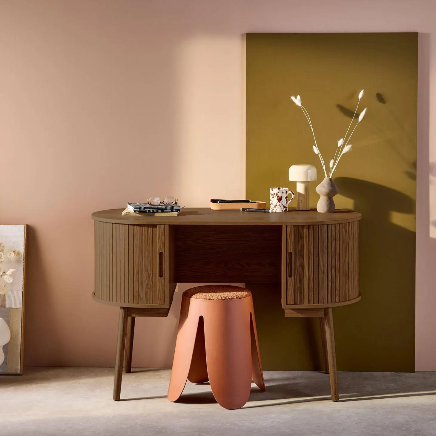 Ovaal bureau met gegroefd houteffect en twee opbergruimtes, L 120cm