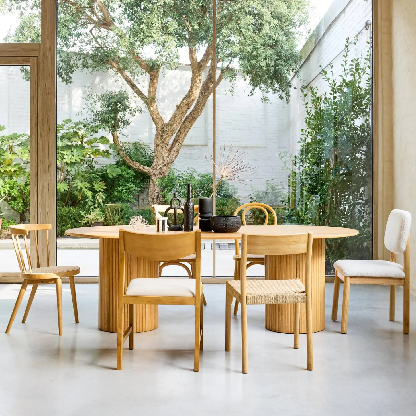Ovale eettafel rubberhout en eikenfineer 8 plaatsen