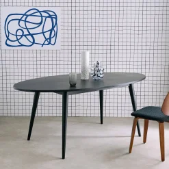 Ovale eettafel van rubberhout en eikenfineer, 6 plaatsen