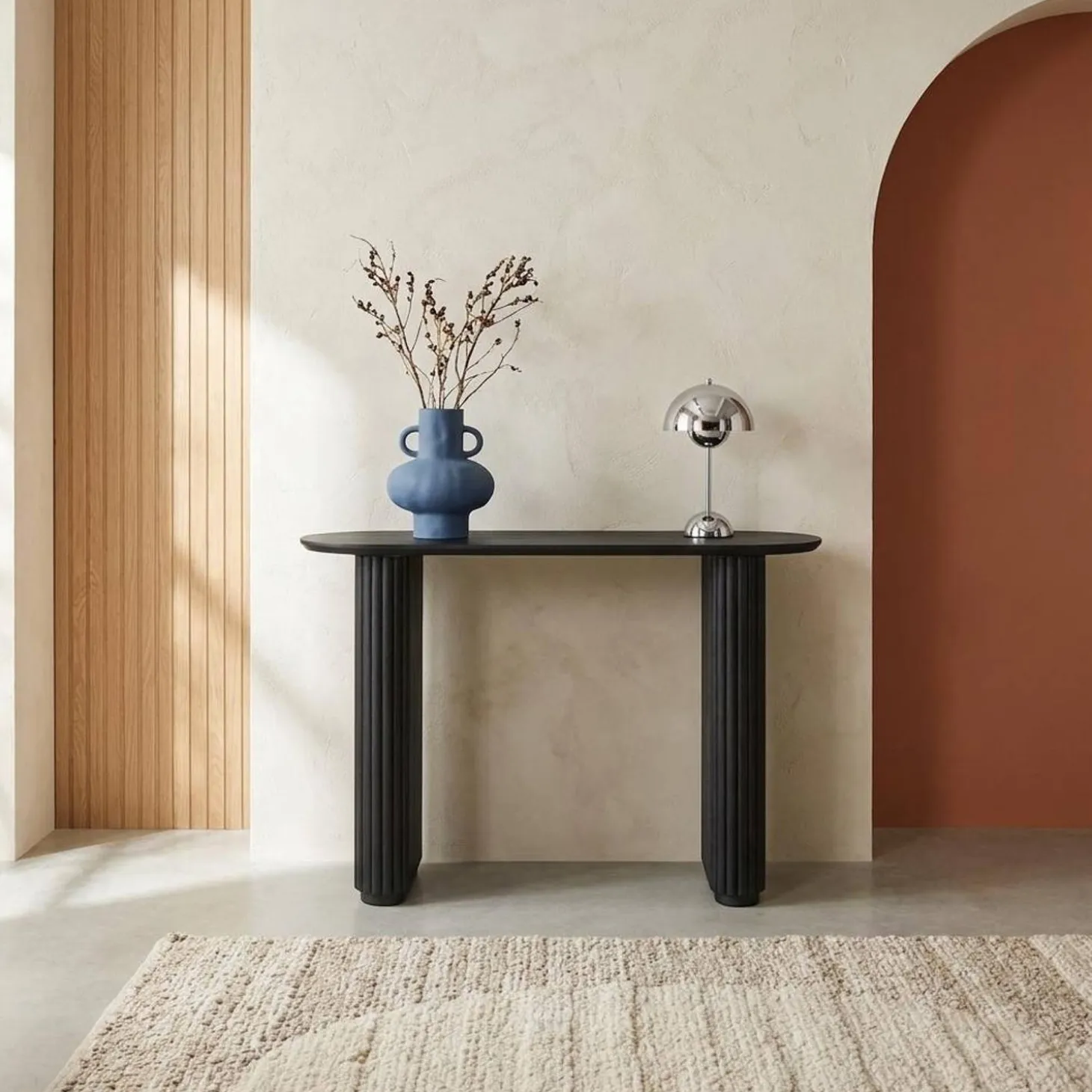 Ovale sidetable van rubberhout met eikenfineer