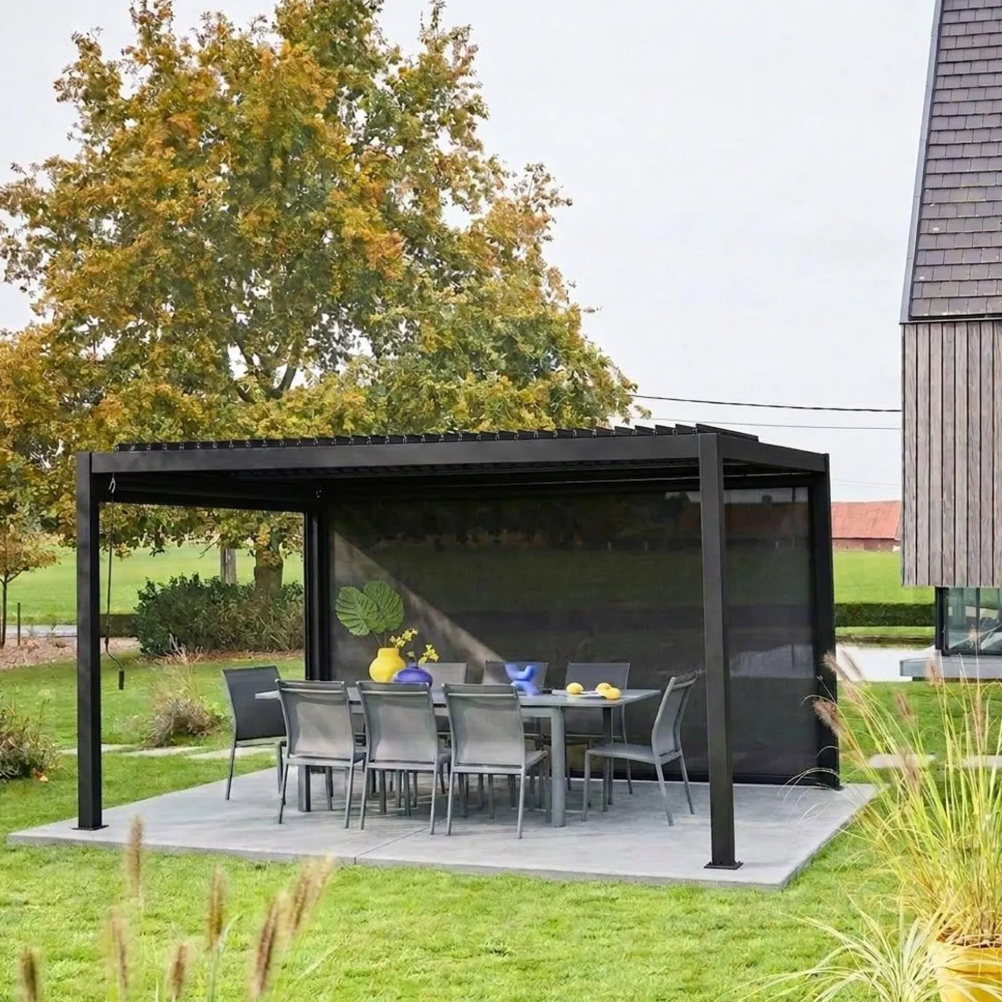 Pergola met lamellendak 4x3m met zonnescherm 4m